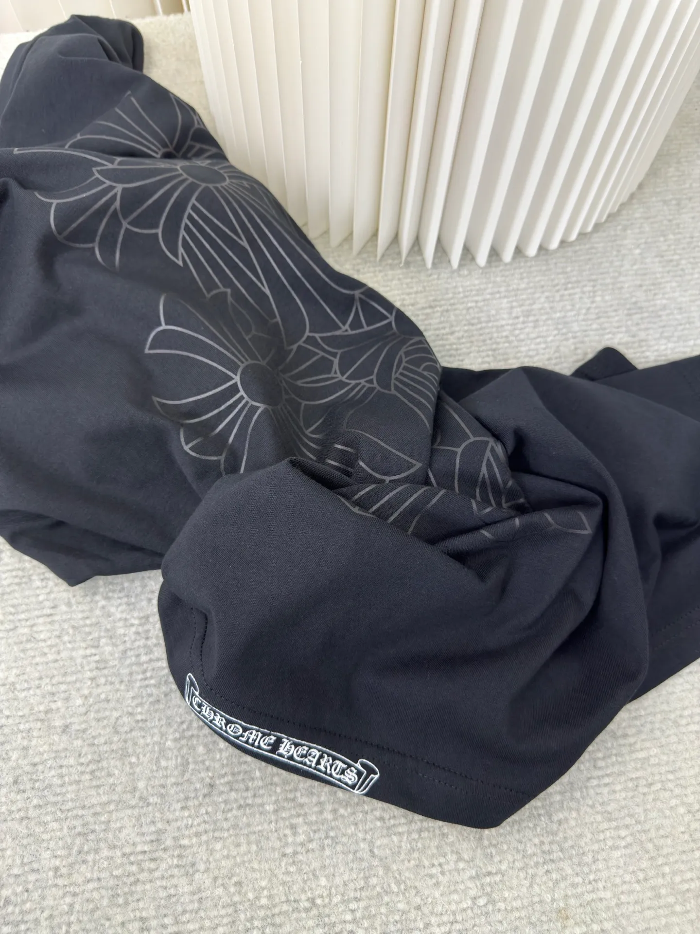 P240 Chrome Hearts/Vine Sword Phantom Cross Short Sleeves Authentic Open Edition - Physical Counter - Top Luxury Quality 🆚 Instant sale of all editions on the market Fabric is made of 26 weave 200g cotton material Printing is done with hand glue printing Customized accessories Size S M L